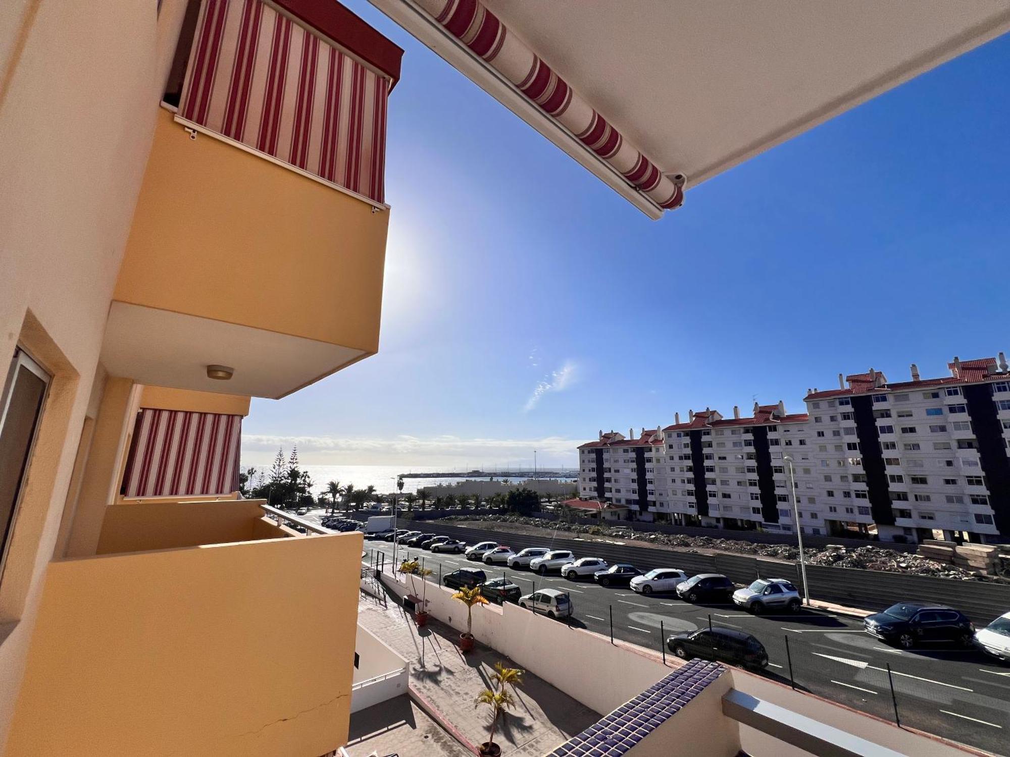 Seaview And Sunset Modern Apartment